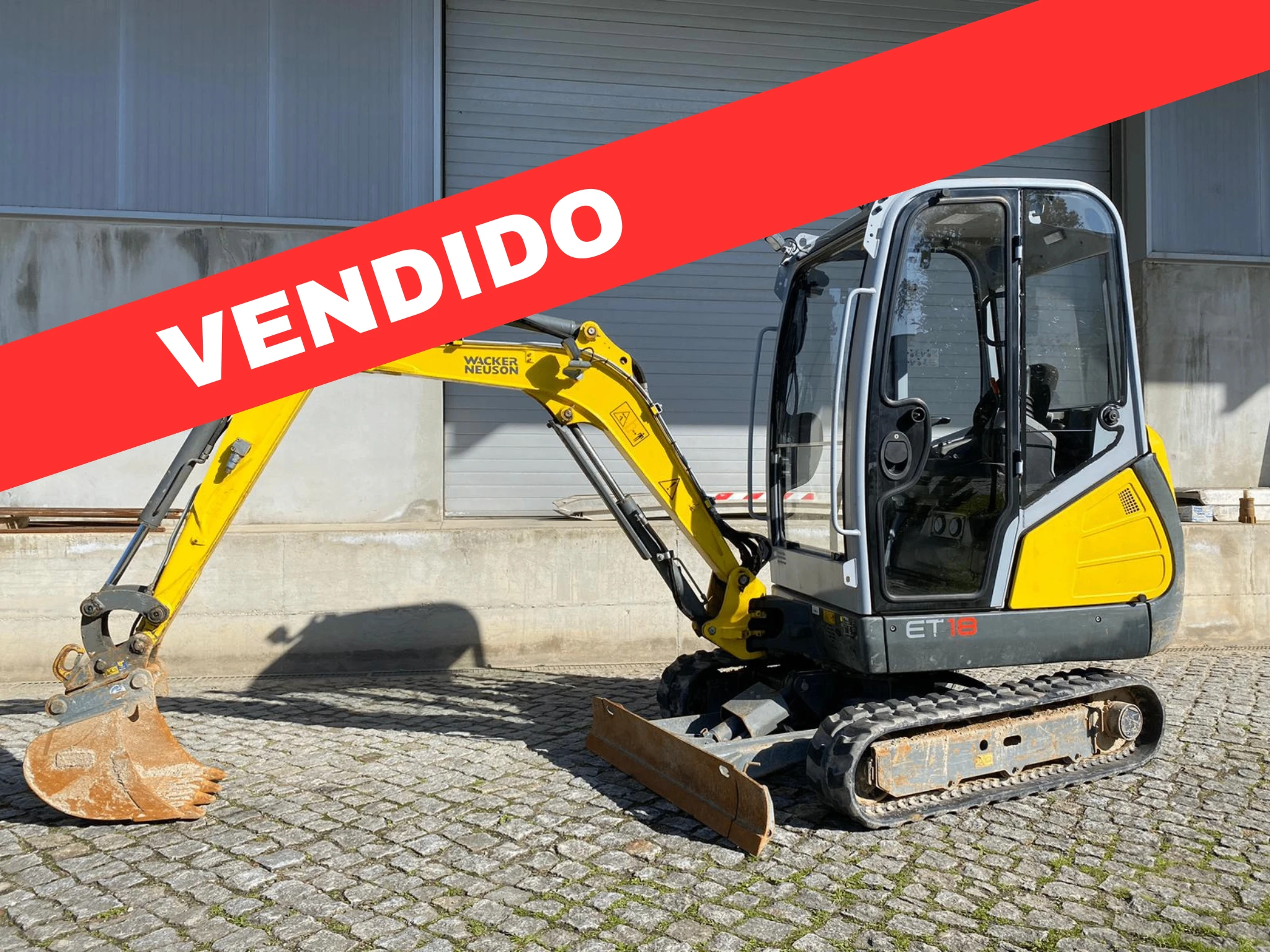 mini-escavadora -vendida