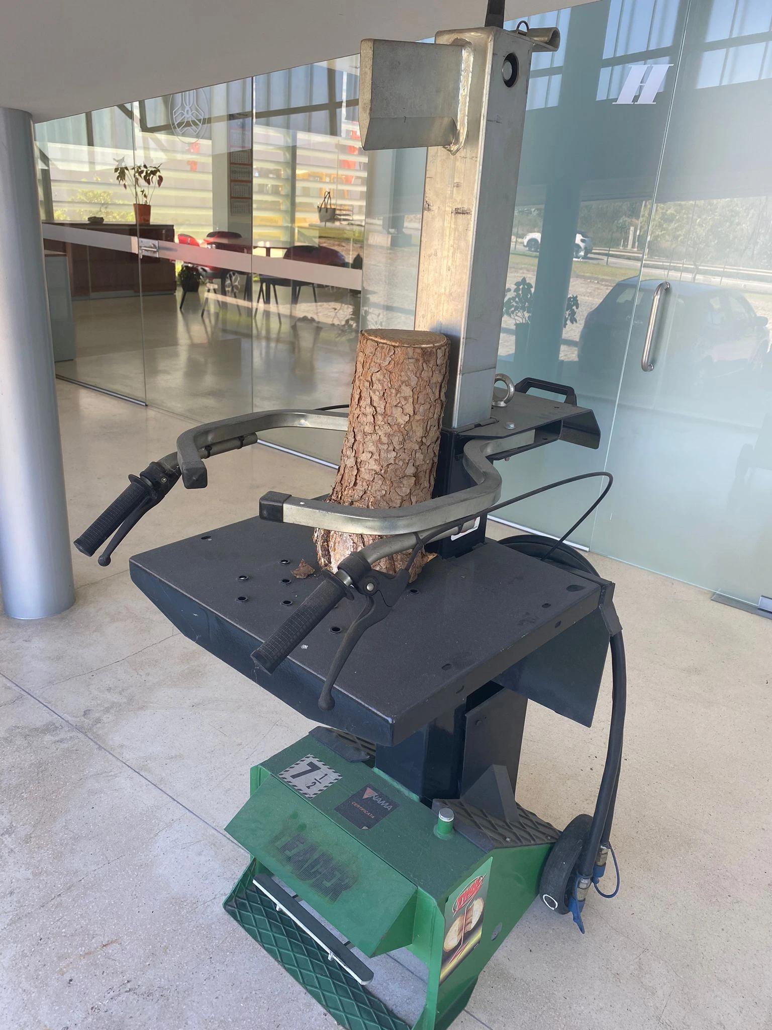 rachador de lenha thor de 7 toneladas semi-novo